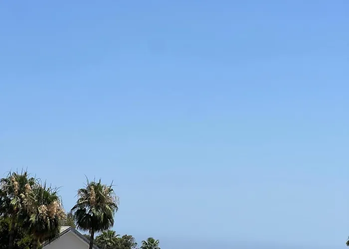 Azul Sea View Ларнака